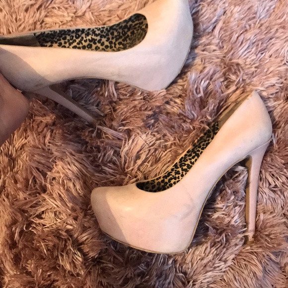 Heels - Picture 1 of 2